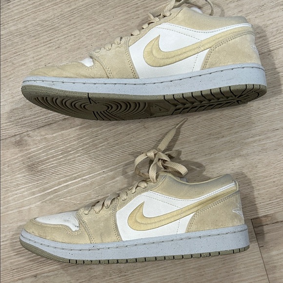 Air Jordan 1 Low "Team Gold/Sail" Women’s Sneaker Size 8.5 - Picture 7 of 8